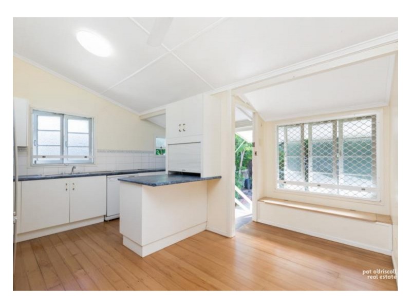 26 West Street, The Range QLD 4700
